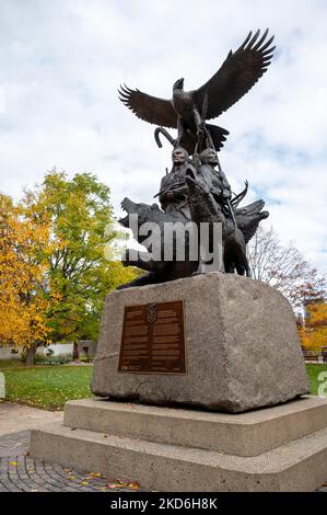 Ottaw, Ontario - 20. Oktober 2022: National Aboriginal Veterans Monument im Confederation Park in Ottawa, Ontario. Stockfoto