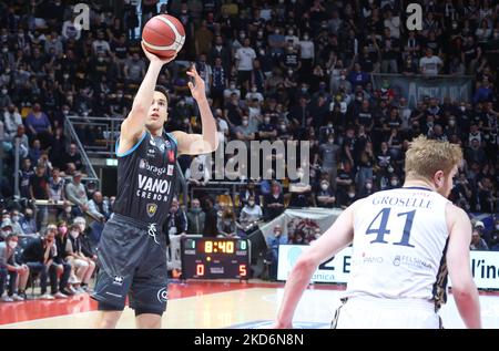 Matteo Spagnolo (Vanoli Korb Cremona) während der Serie A1 italienischen LBA Basketball-Meisterschaft Spiel Kigili Fortitudo Bologna gegen. Vanoli Korb Cremona im Paladozza Sportpalast (Foto von Michele Nucci/LiveMedia/NurPhoto) Stockfoto