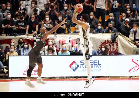 James Feldeine (Fortitudo Kigili Bologna) während der Serie A1 italienischen LBA Basketball-Meisterschaft Spiel Kigili Fortitudo Bologna gegen. Vanoli Korb Cremona im Paladozza Sportpalast (Foto von Michele Nucci/LiveMedia/NurPhoto) Stockfoto