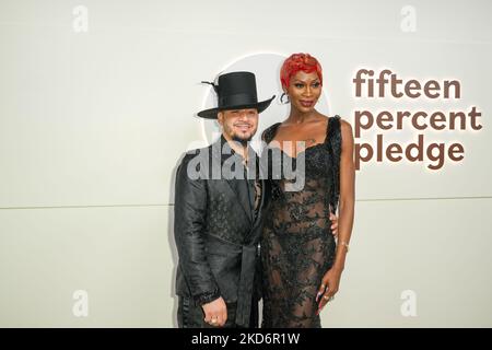 NEW YORK, NEW YORK - 02. APRIL: Edwin Torres (L) und Dominique Jackson nehmen an der Gala zu 15 %-Gelübden in der New York Public Library am 02. April 2022 in New York City Teil (Foto: John Nacion/NurPhoto) Stockfoto