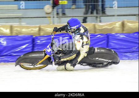 Franz Mayerbüchler (93) im Einsatz beim FIM Ice Speedway Gladiators World Championship Final 4 auf der Eisbahn Thialf, Heerenveen am Sonntag, 3. April 2022. (Foto von Ian Charles/MI News/NurPhoto) Stockfoto