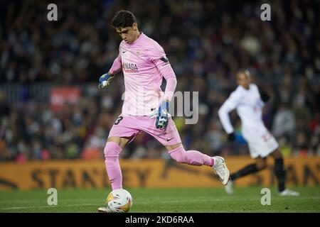 Yassine Bono aus Sevilla hat am 3. April 2022 im Camp Nou in Barcelona, Spanien, beim Spiel der La Liga Santander zwischen dem FC Barcelona und dem FC Sevilla bestanden. (Foto von Jose Breton/Pics Action/NurPhoto) Stockfoto