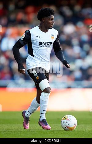 Thierry Rendall Correia von Valencia CF in Aktion beim La Liga Santander Spiel zwischen Valencia CF und Cadiz CF im Mestalla Stadion, 3. April 2022, Valencia, Spanien. (Foto von David Aliaga/NurPhoto) Stockfoto