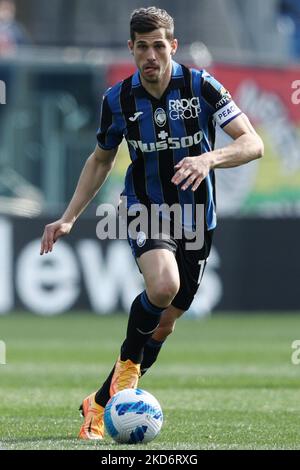 Remo Freuler (Atalanta BC) in Aktion während des italienischen Fußballs Serie A Spiel Atalanta BC gegen SSC Napoli am 03. April 2022 im Gewiss Stadion in Bergamo, Italien (Foto von Francesco Scaccianoce/LiveMedia/NurPhoto) Stockfoto