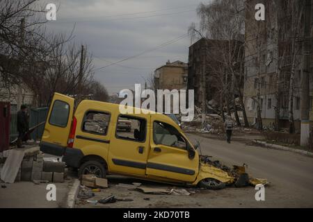 Die Folgen des russisch-ukrainischen Krieges in der Stadt Borodyanka in der Nähe der Ukraine Kiew, 05. April 2022. Am 24. Februar waren russische Truppen in der Ukraine eingedrungen, was der russische Präsident zu einer "besonderen Militäroperation" erklärte, was zu Kämpfen und Zerstörungen im Land, einem riesigen Flüchtlingsstrom und mehreren Sanktionen gegen Russland führte. (Foto von Oleg Pereverzev/NurPhoto) Stockfoto