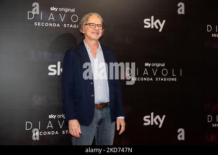 Frank Spotnitz nimmt an der TV-Serie „Diavoli“ Teil, die am 08. April 2022 im Space Odeon in Mailand Premiere feiert. (Foto von Mairo Cinquetti/NurPhoto) Stockfoto