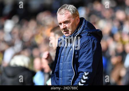 John Sheridan (Cheftrainer) von Oldham Athletic während des Spiels der Sky Bet League 2 zwischen Port Vale und Oldham Athletic am Samstag, dem 9.. April 2022, in Vale Park, Burslem. (Foto von Eddie Garvey/MI News/NurPhoto) Stockfoto