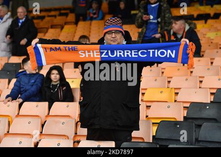 Oldham-Fans beim Spiel der Sky Bet League 2 zwischen Port-Wale und Oldham Athletic am Samstag, den 9.. April 2022, im Wale Park, Burslem. (Foto von Eddie Garvey/MI News/NurPhoto) Stockfoto