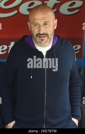 Vincenzo Italiano Cheftrainer von ACF Fiorentina während des Serie-A-Spiels zwischen SSC Napoli und ACF Fiorentina im Stadio Diego Armando Maradona Neapel Italien am 10. April 2022. (Foto von Franco Romano/NurPhoto) Stockfoto