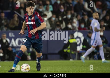 Jose Luis Garcia Vaya, Pepelu von Levante UD während des Liga-Spiels zwischen Levante UD und FC Barcelona im Ciutat de Valencia Stadion am 10. April 2022. (Foto von Jose Miguel Fernandez/NurPhoto) Stockfoto