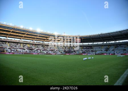 Eine Gesamtansicht des Stadio Olimpico Grande Torino während des Fußballmatches der Serie A zwischen dem FC Turin und dem AC Mailand, im Stadio Olimpico Grande Torino, am 10. April 2022 in Turin, Italien (Foto von Alberto Gandolfo/NurPhoto) Stockfoto