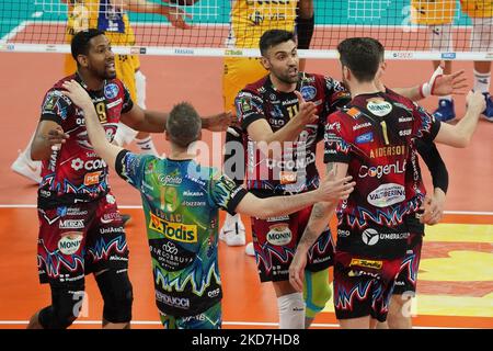 sir Safety conad perugia Jubel während der Volleyball-Meisterschaft der italienischen Serie A der Männer in der Superliga - Sir Safety Conad Perugia gegen Leo Schuhe PerkinElmer Modena am 13. April 2022 im Pala Barton in Perugia, Italien (Foto: Loris Cerquiglini/LiveMedia/NurPhoto) Stockfoto