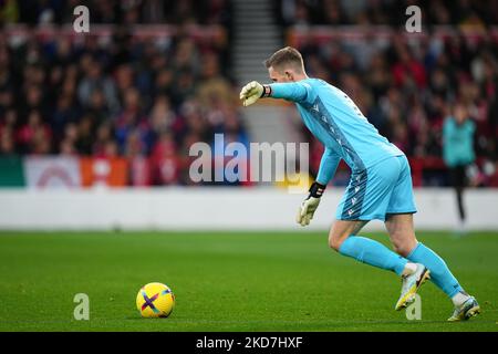 Dean Henderson von Nottingham Forest in Aktion während des Premier League-Spiels zwischen Nottingham Forest und Brentford am 5. November 2022 auf dem City Ground in Nottingham, England. Foto von Scott Boulton. Nur zur redaktionellen Verwendung, Lizenz für kommerzielle Nutzung erforderlich. Keine Verwendung bei Wetten, Spielen oder Veröffentlichungen einzelner Clubs/Vereine/Spieler. Kredit: UK Sports Pics Ltd/Alamy Live Nachrichten Stockfoto