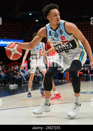 Jamuni McNeace (Vanoli Cremona) während der italienischen Basketball A Serie Championship AX Armani Exchange Milano vs Vanoli Cremona am 13. April 2022 im Mediolanum Forum in Mailand, Italien (Foto: Savino Paolella/LiveMedia/NurPhoto) Stockfoto