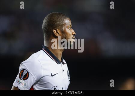 18 Almamy Tour der Eintracht Frankfurt beim zweiten Viertelfinale der Europa League zwischen dem FC Barcelona und der Eintracht Frankfurt am 14. April 2022 im Camp Nou Stadion in Barcelona, Spanien. (Foto von Xavier Bonilla/NurPhoto) Stockfoto