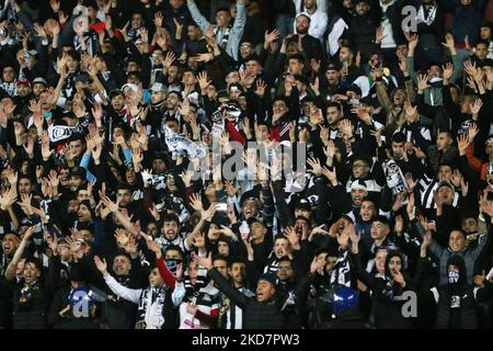 Es Setif-Fans beim Viertelfinalspiel der CAF Champions League 2021/22 zwischen es Setif und Esperance Tunis im Stadion vom 5. Juli 1962 in Algier, Algerien, 15. April 2022 (Foto by APP/NurPhoto) Stockfoto