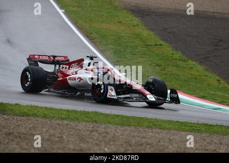 Valtteri Bottas aus Finnland fährt den (77) Alfa Romeo F1 Team Orlen C42 Ferrari 066/7 während des Rolex Gran Premio Del Made in Italy und Dell'Emilia-Romagna F1 am 22. Und 24. April 2022 in Imola, Italien. (Foto von Alessio Morgese/NurPhoto) Stockfoto