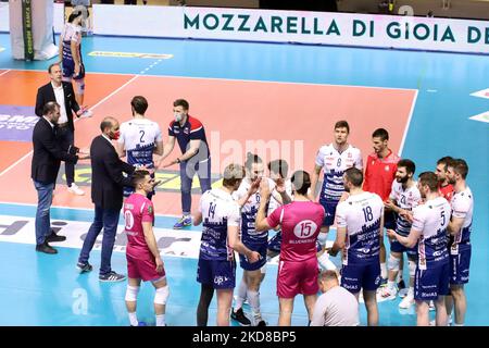 Präsentation des Gas Sales Bluenergy Piacenza. Während der Volleyball italienischen Serie A Männer Superliga-Meisterschaft Play Off 5. Platz - Gioiella Prisma Taranto gegen Gas Sales Bluenergy Piacenza am 24. April 2022 in der PalaMazzola in Taranto, Italien (Foto von Giuseppe Leva/LiveMedia/NurPhoto) Stockfoto