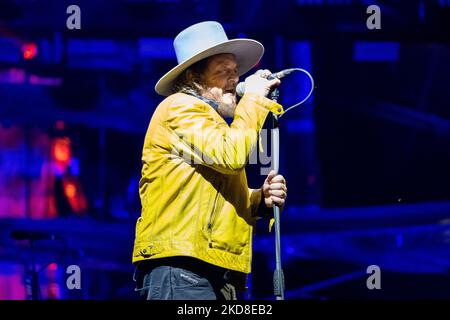 Zucchero Fornaciari während des italienischen Sängermusikkonzerts Zucchero - World Wide Tour am 25. April 2022 in der Arena di Verona in Verona, Italien (Foto: Roberto Tommasini/LiveMedia/NurPhoto) Stockfoto