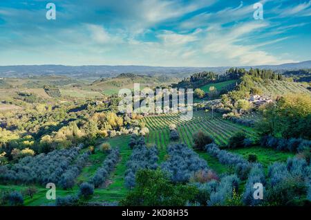 Schönes Tal in der Toskana, Italien von San Gimignano Stockfoto