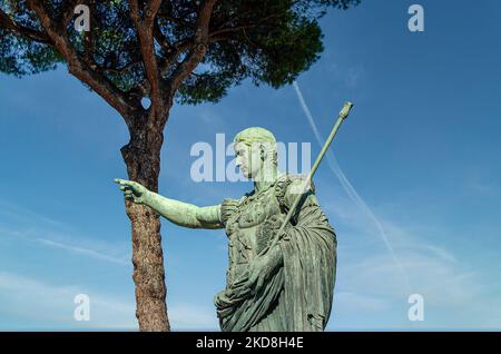 Statue des Kaiser Julius Caesar in Rom, Italien Stockfoto