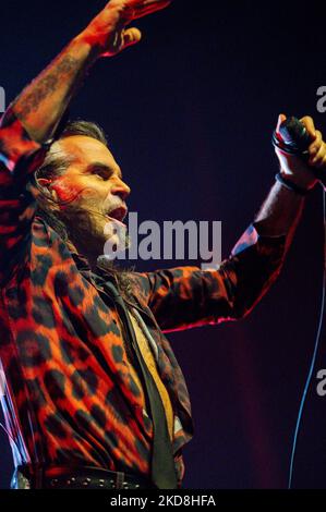 Piero Pelu' während des Musikkonzerts Litfiba - Ultimo Girone 1980-2022 am 26. April 2022 im Gran Teatro Geox in Padova, Italien (Foto: Alessio Marini/LiveMedia/NurPhoto) Stockfoto