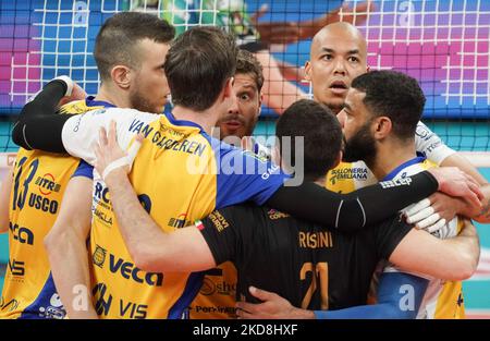 leo Schuhe perkinelmer modena Jubel während der Volleyball-Meisterschaft der italienischen Serie A Männer Superliga - Sir Safety Conad Perugia vs Leo Schuhe PerkinElmer Modena am 27. April 2022 im Pala Barton in Perugia, Italien (Foto von Loris Cerquiglini/LiveMedia/NurPhoto) Stockfoto