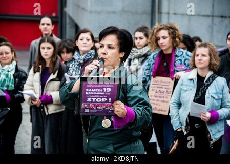 ‘Der großen Kundgebung am 19. November in Paris, Frankreich, am 05. November 2022, wurde das Kollektiv „nous touten“ für einen Flash-Mob in Form eines Chors zur Aufführung feministischer Lieder auf dem Vorplatz von Beaubourg zusammengebracht. Foto von Pierrick Villette/ABACAPRESS.COM Stockfoto