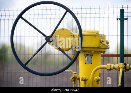 Am 28. April 2022 ist eine Gasanlage an einer Gaz-System-Station in Karczew, außerhalb von Warschau, Polen, abgebildet (Foto: Mateusz Wlodarczyk/NurPhoto) Stockfoto