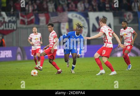 Joe Aribo vom Rangers FC kontrolliert den Ball während RB Leipzig gegen den Rangers FC, UEFA Europa League Halbfinale in der Red Bull Arena, Leipzig, Deutschland am 28. April 2022. (Foto von Ulrik Pedersen/NurPhoto) Stockfoto