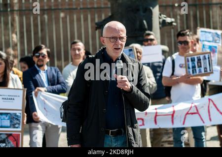 Auf der Piazza della Repubblica in Rom fand am 30. April 2022 eine Demonstration zur Unterstützung des Volkes von Hazara statt, um „die Gewalt und die fortwährenden Angriffe zu verurteilen und die Welt zu bitten, nicht vergessen zu werden“ (Foto: Andrea Ronchini/NurPhoto) Stockfoto