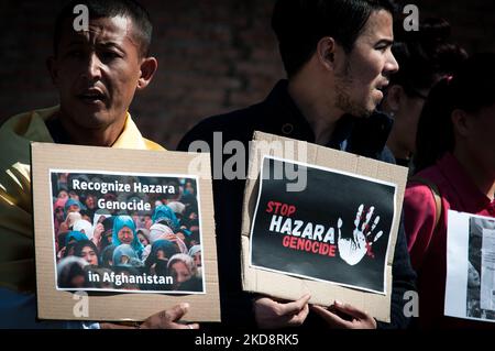 Auf der Piazza della Repubblica in Rom fand am 30. April 2022 eine Demonstration zur Unterstützung des Volkes von Hazara statt, um „die Gewalt und die fortwährenden Angriffe zu verurteilen und die Welt zu bitten, nicht vergessen zu werden“ (Foto: Andrea Ronchini/NurPhoto) Stockfoto