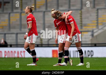 Martha Thomas vom Manchester United Women Football Club feiert das erste Tor ihres Spielers während des Barclays FA Women's Super League-Spiels zwischen Manchester United und West Ham United am Montag, den 2.. Mai 2022 im Leigh Sports Stadium, Leigh. (Foto von Eddie Garvey/MI News/NurPhoto) Stockfoto