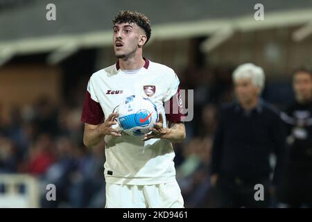 Matteo Ruggeri (US Salernitana 1919) während des spiels atalanta BC gegen US Salernitana am 02. Mai 2022 im Gewiss Stadium in Bergamo, Italien (Foto: Francesco Scaccianoce/LiveMedia/NurPhoto) Stockfoto