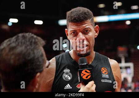 Mailand, Italien, Italien. 3.. November 2022. Italien, Mailand, 3 2022. november: Walter Tavares (Real Madrid Center) Interview am Ende des Spiels über EA7 Emporio Armani Milan vs Real Madrid, EuroLeague 2022-2023 round6 (Bildnachweis: © Fabrizio Andrea Bertani/Pacific Press via ZUMA Press Wire) Stockfoto