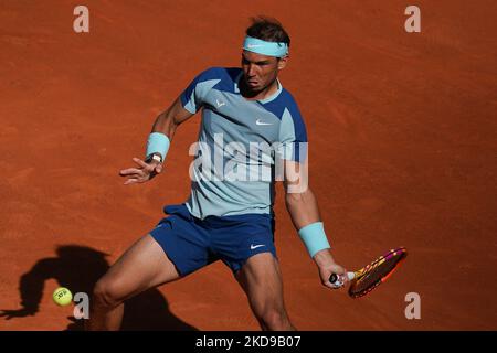 Der Spanier Rafael Nadal spielt beim Viertelfinalspiel der ATP Tour Madrid Open 2022 gegen den Spanier Rafael Nadal am 6. Mai 2022 im Caja Magica in Madrid (Foto: Oscar Gonzalez/NurPhoto) Stockfoto