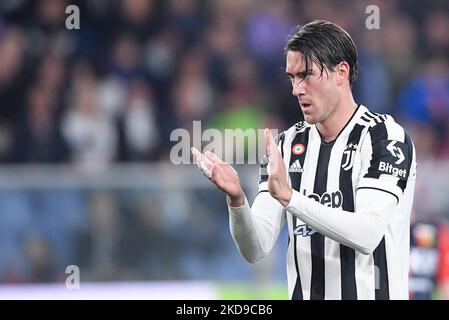 Dusan Vlahovic vom FC Juventus Gesten während des Serie-A-Spiels zwischen Genua CFC und FC Juventus am 6. Mai 2022 in Genua, Italien. (Foto von Giuseppe Maffia/NurPhoto) Stockfoto