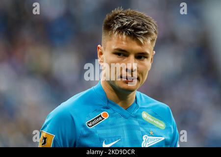 Andrey Mostovoy von Zenit St. Petersburg schaut am 7. Mai 2022 in der Gazprom Arena in St. Petersburg, Russland, während des Spiels der russischen Premier League zwischen dem FC Zenit St. Petersburg und dem FC Khimki nach. (Foto von Mike Kireev/NurPhoto) Stockfoto