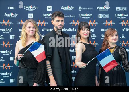 Alvan &amp; Ahez (Fulenn) Frankreich während der Eröffnungsfeier der Eurovision 2022 auf dem türkisfarbenen Teppich am 08. Mai 2022 in der Reggia di Venaria reale, Turin, Italien. (Foto von Nderim Kaceli/LiveMedia/NurPhoto) Stockfoto