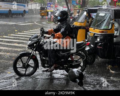 Am 10. Mai 2022 traf die Stadt Thiruvananthapuram (Trivandrum), Kerala, Indien, Gewitter. (Foto von Creative Touch Imaging Ltd./NurPhoto) Stockfoto