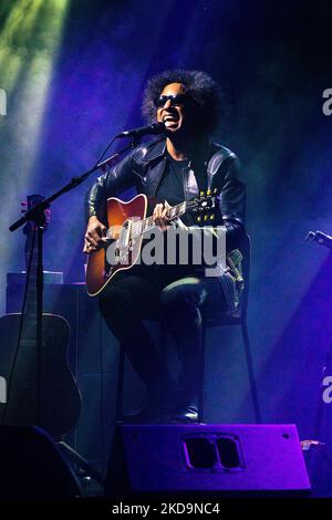 Der amerikanische Musiker - am besten bekannt als der aktuelle Co-Lead-Sänger und Rhythmusgitarrist der Rockband Alice in Chains - William Duvall konzertiert am 10 2022. Mai in Santeria, Mailand, Italien. Er trat Alice in Chains 2006 bei und ersetzte die ursprüngliche Leadsängerin der Band, die 2002 verstorben war, und teilt seine Gesangsaufgaben mit dem Gitarristen/Sänger Jerry Cantrell. Duvall hat drei Alben mit der Band aufgenommen: 2009 's Black Gives Way To Blue, 2013 's The Devil Put Dinosaurs Here und 2018 's Rainier Fog.[3] Duvall gewann einen ASCAP Pop Music Award für die Mitarbeit des Songs 'I Know' für Dionne Farris im Jahr 19 Stockfoto