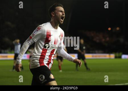 SHEFFIELD, GROSSBRITANNIEN. MAI 9. Patrick Roberts von Sunderland feiert sein erstes Tor während des Halbfinales 2. der Sky Bet League 1Play zwischen Sheffield Wednesday und Sunderland in Hillsborough, Sheffield, am Montag, den 9.. Mai 2022. (Foto von Mark Fletcher/MI News/NurPhoto) Stockfoto