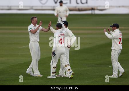 CHESTER LE STREET, GROSSBRITANNIEN. MAI Michael Hogan von Glamorgan feiert, nachdem er am Donnerstag, den 12.. Mai 2022, das Wicket von Ben Stokes von Durham während des LV= County Championship-Spiels zwischen dem Durham County Cricket Club und dem Glamorgan County Cricket Club in Emirates Riverside, Chester le Street, beansprucht hat. (Foto von Mark Fletcher/MI News/NurPhoto) Stockfoto