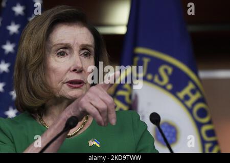 Die Sprecherin des Repräsentantenhauses, Nancy Pelosi (D-CA), spricht heute am 12. Mai 2022 auf der HVC/Capitol Hill in Washington DC, USA, über den Ukraine-Konflikt, die Covid 19-Pandemie und die Inflation in den USA. (Foto von Lenin Nolly/NurPhoto) Stockfoto