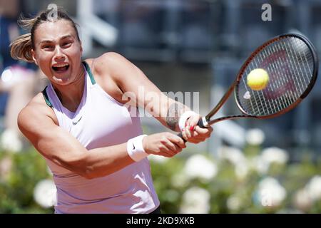 Aryna Sabalenka in Aktion beim Internazionali BNL D'Italia 2022 Spiel zwischen IGA Swiatek und Aryna Sabalenka - Day Seven am 14. Mai 2022 im Foro Italico in Rom, Italien. (Foto von Giuseppe Maffia/NurPhoto) Stockfoto