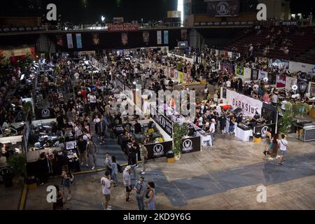 Tausende von Tattoo-Künstlern nahmen am 14. Mai 14. 2022 an der Athens Tattoo Convention, einem 3-tägigen Festival in der Turnhalle von Tae Kwon Do in Paleo Faliro in Piräus, Griechenland, Teil. (Foto von Nikolas Kokovlis/NurPhoto) Stockfoto