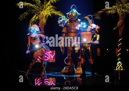 Köln, Deutschland. 05.. November 2022. Die Figur 'Rosty' steht im Finale der ProSieben-Show 'The Masked Singer' auf der Bühne. Quelle: Rolf Vennenbernd/dpa/Alamy Live News Stockfoto