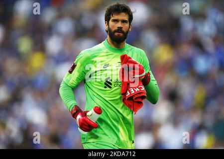 Liverpools Alisson Becker beim FA Cup Finale zwischen Chelsea und Liverpool im Wembley Stadium, London, Großbritannien 14.. Mai 2022 (Foto von Action Foto Sport/NurPhoto) Stockfoto