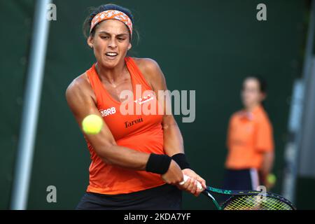 Carolina ALVES (BH) während ihres Spiels gegen Victoria JIMENEZ KASINTSEVA (UND). Carolina ALVES (BRA) gewinnt in der ersten Qualifikationsrunde von Roland Garros gegen Victoria JIMENEZ KASINTSEVA (UND). (Foto von Ibrahim Ezzat/NurPhoto) Stockfoto