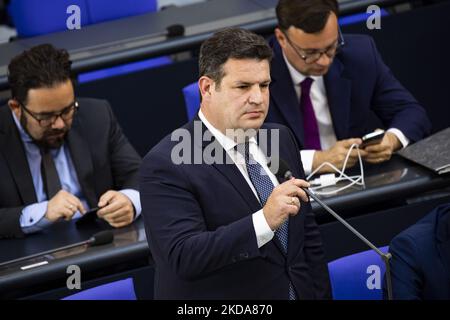 Der deutsche Arbeitsminister Hubertus Heil ist während einer Fragestunde im Bundestag am 18. Mai 2022 in Berlin abgebildet. (Foto von Emmanuele Contini/NurPhoto) Stockfoto